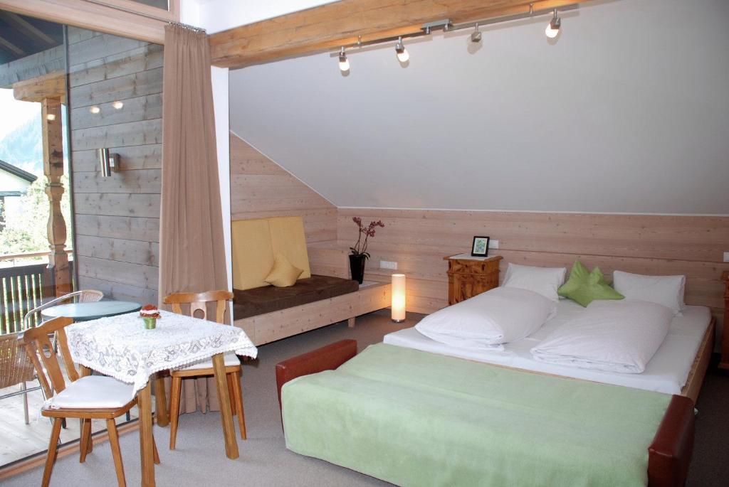 Landhaus Schoesser-Brandler Mayrhofen Habitación foto